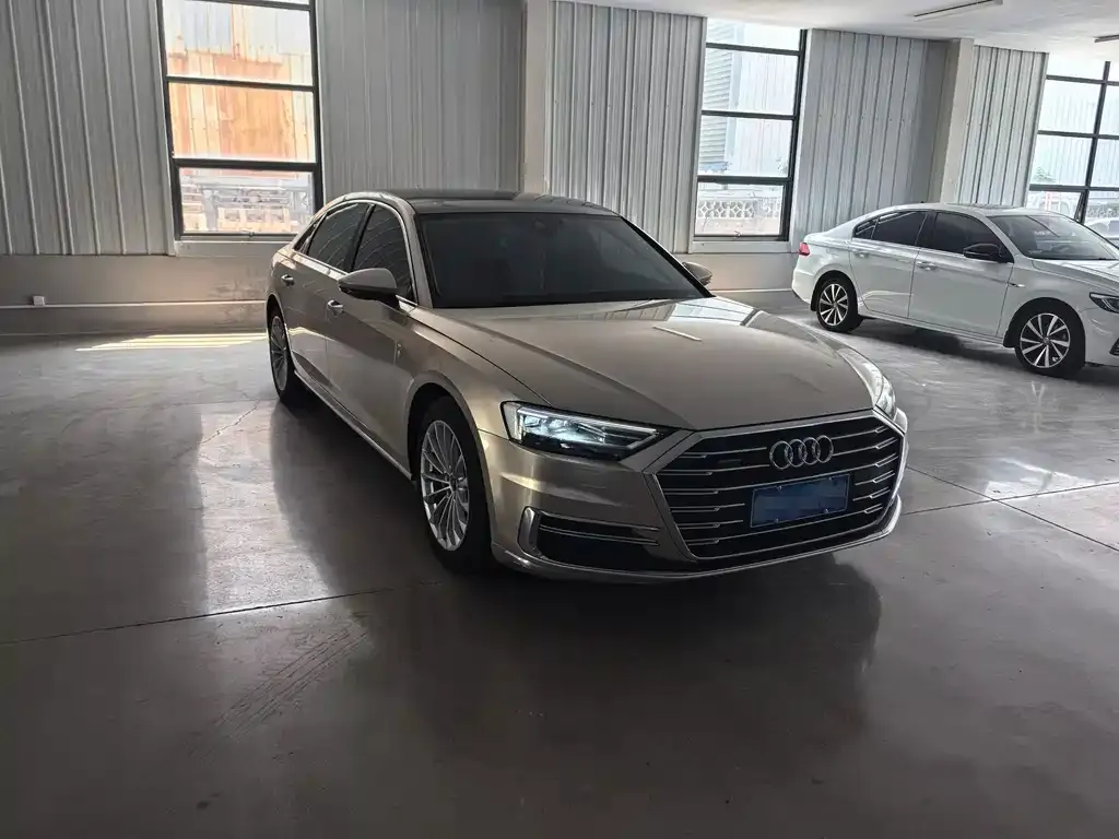 Audi A8 2021 из CN, фото 3