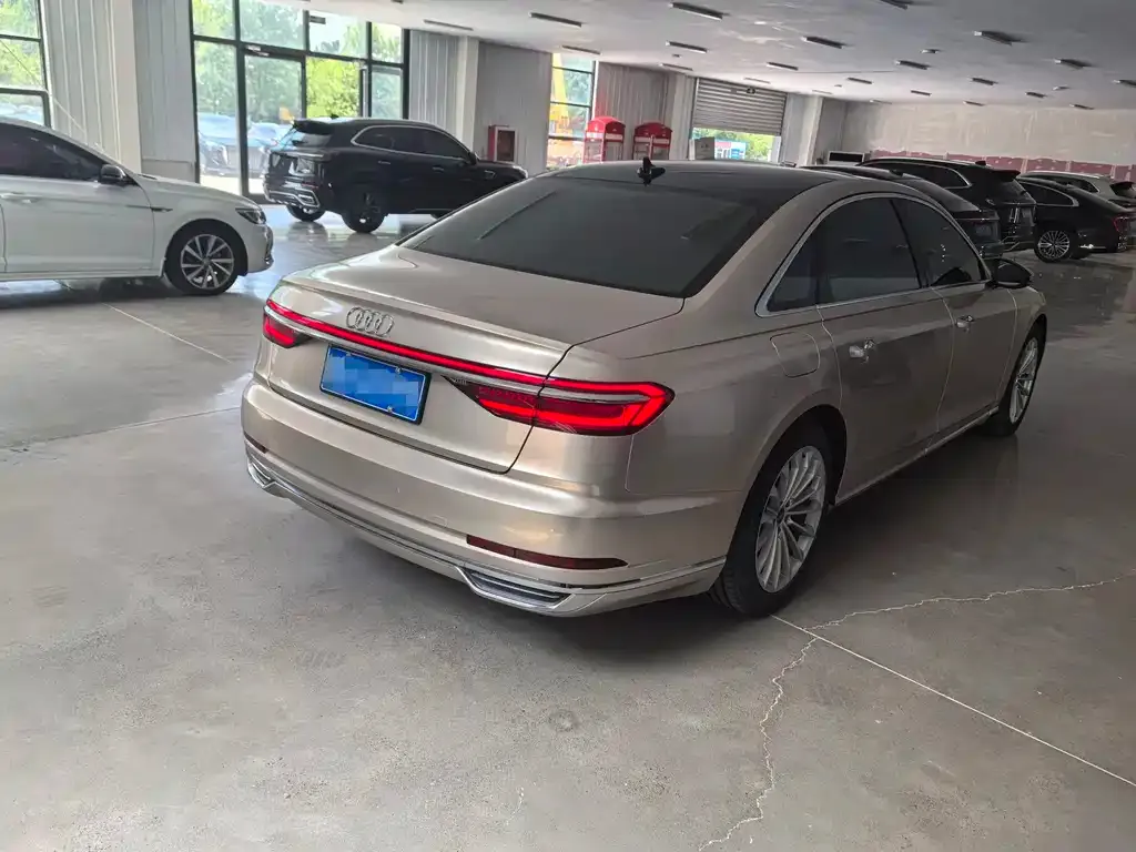 Audi A8 2021 из CN, фото 4
