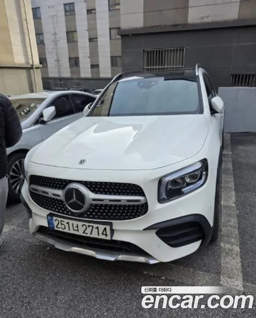 Mercedes-Benz GLB-Class — фото 1
