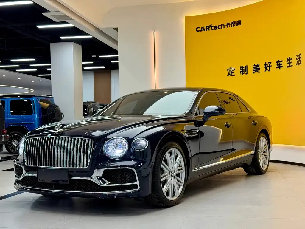 Bentley Flying Spur — фото 1