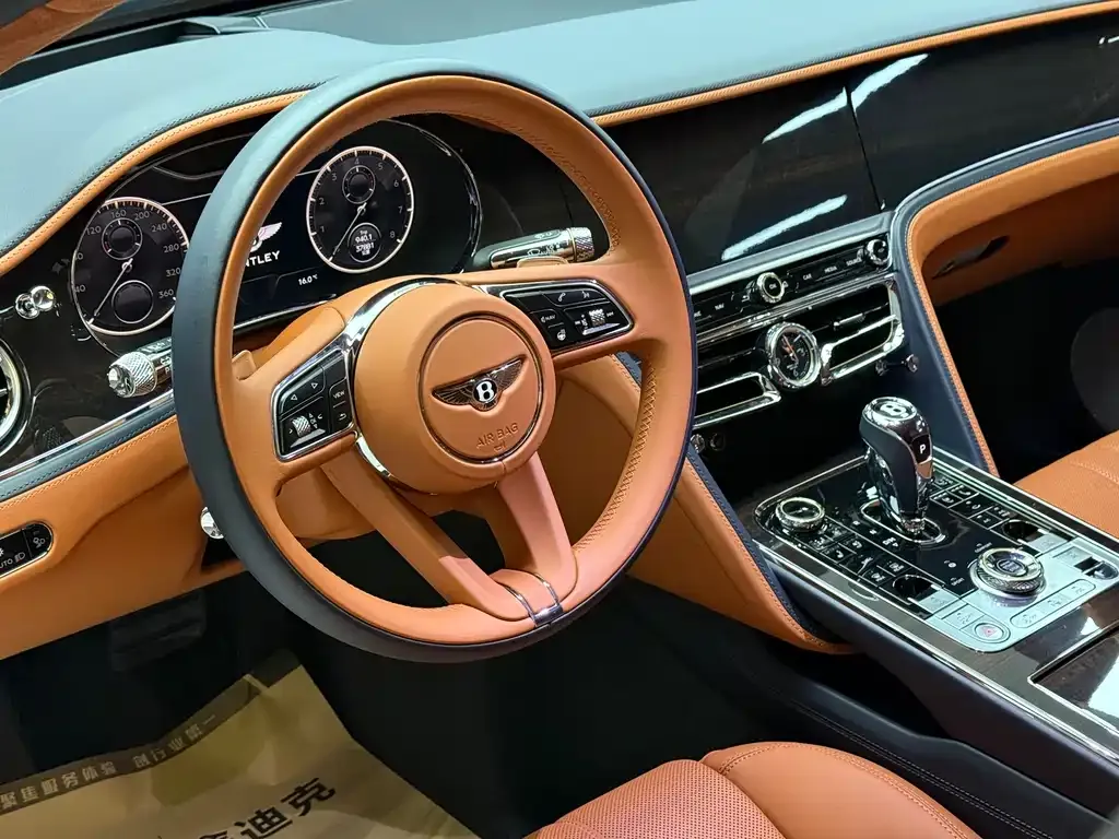 Bentley Flying Spur — фото 4