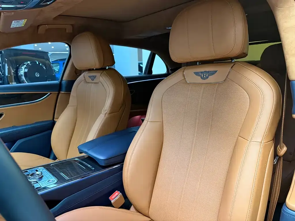 Bentley Flying Spur — фото 6