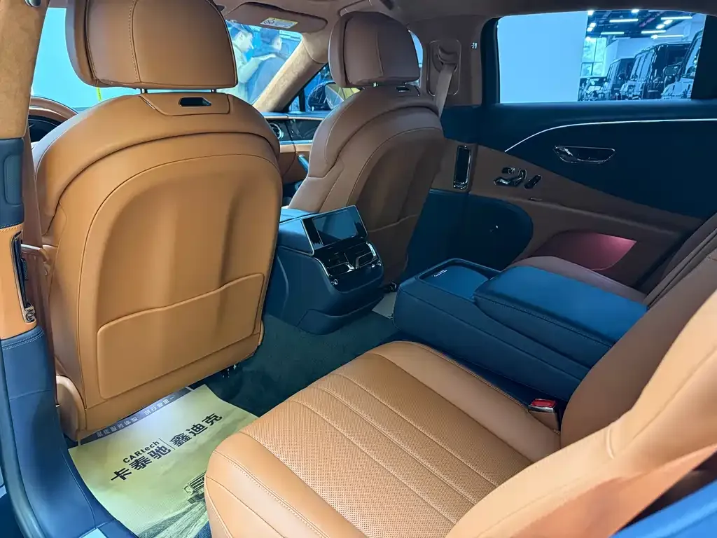 Bentley Flying Spur — фото 7