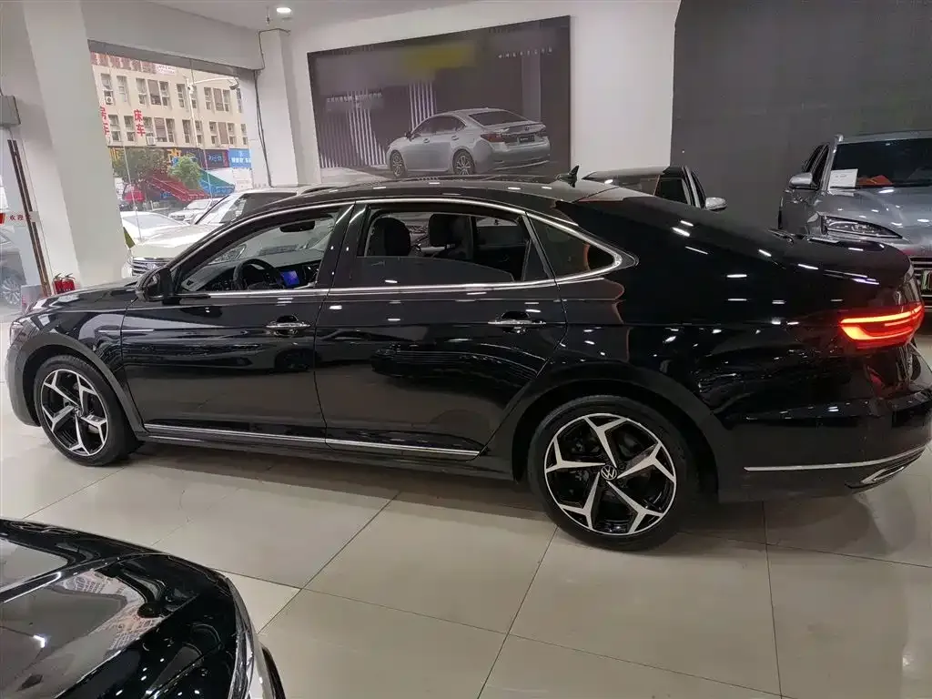 Volkswagen Passat 2023 из CN, фото 5