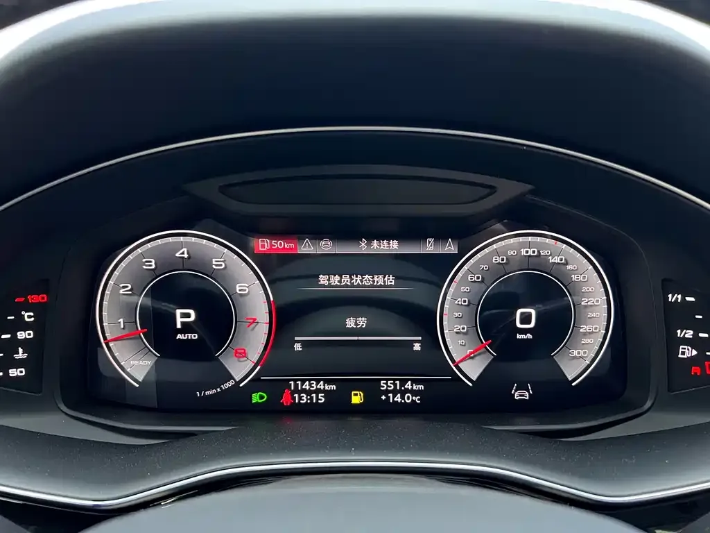 Audi Q7 2024 из CN, фото 10