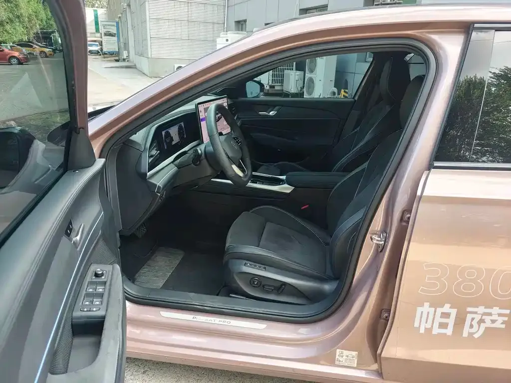 Volkswagen Passat 2024 из CN, фото 6