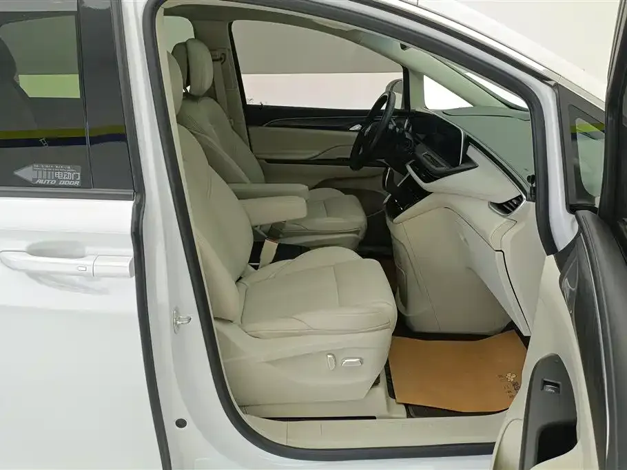 Buick GL8 2023 из CN, фото 8