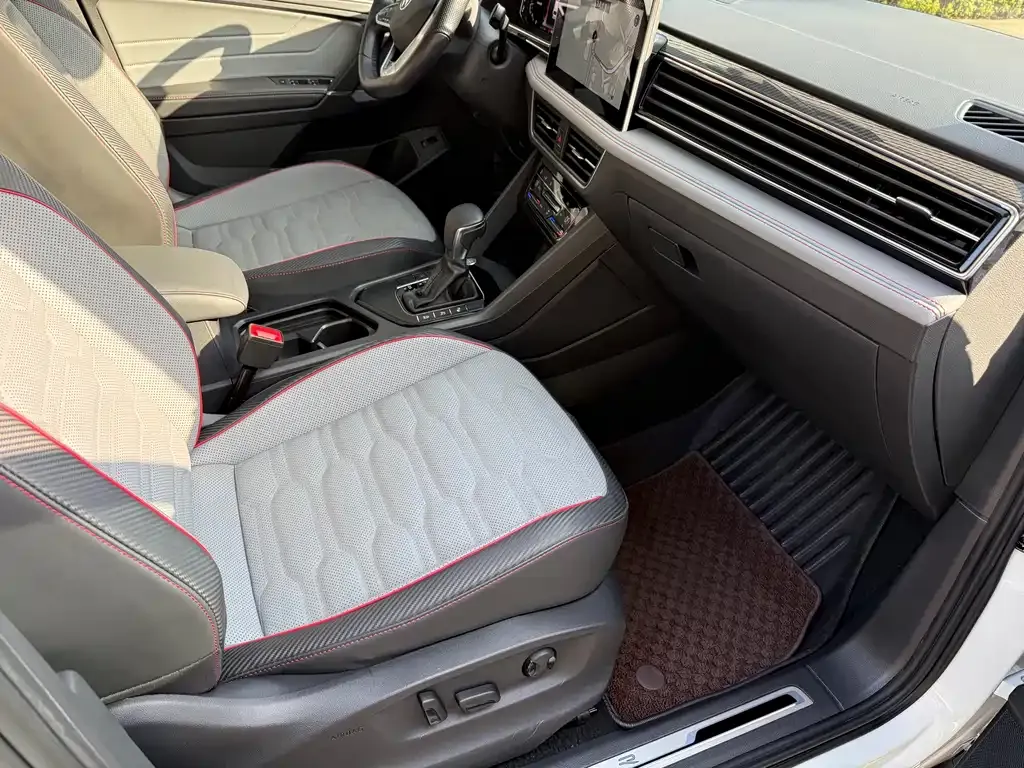 Volkswagen Tiguan L 2023 из CN, фото 10