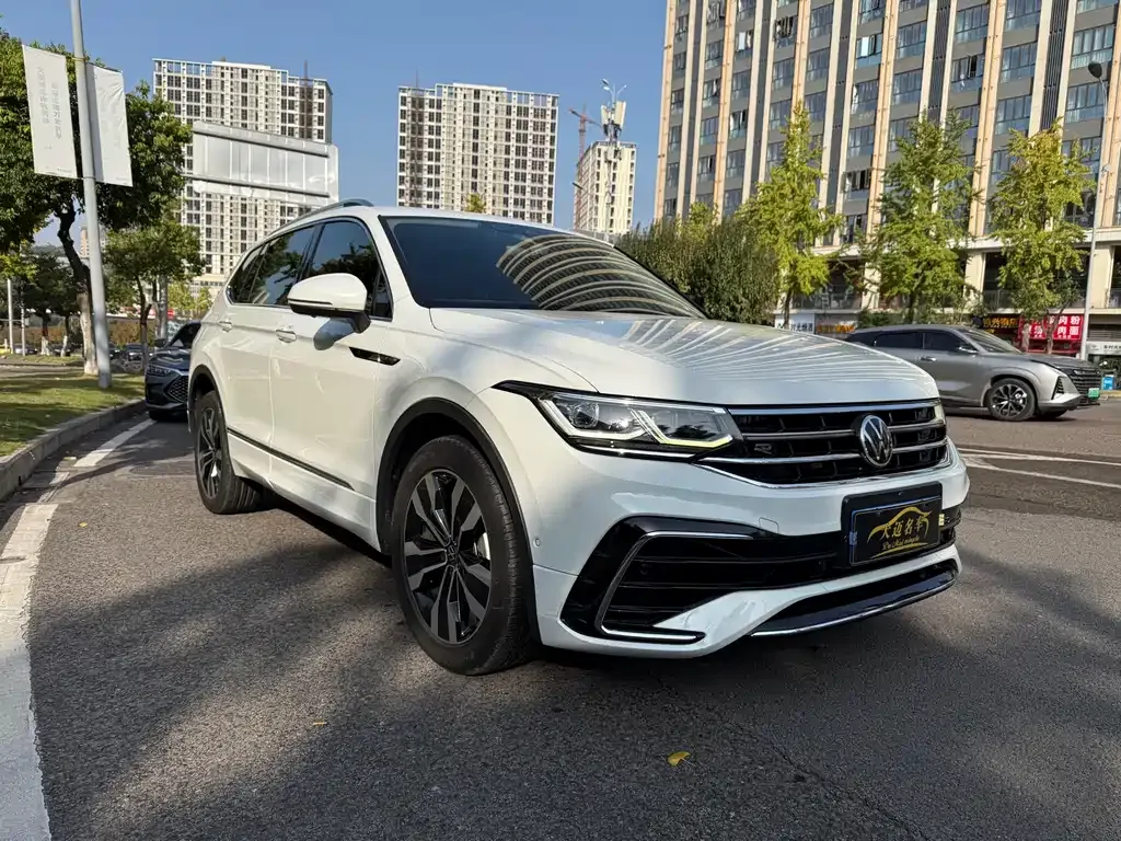 Volkswagen Tiguan L 2023 из CN, фото 3