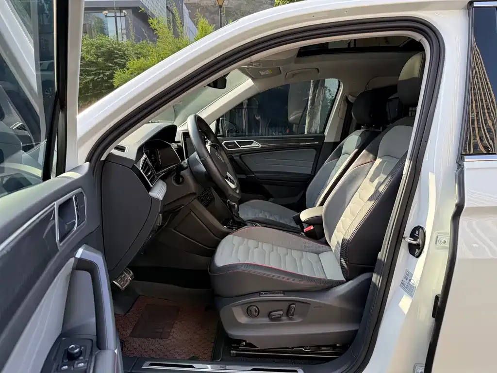 Volkswagen Tiguan L 2023 из CN, фото 8