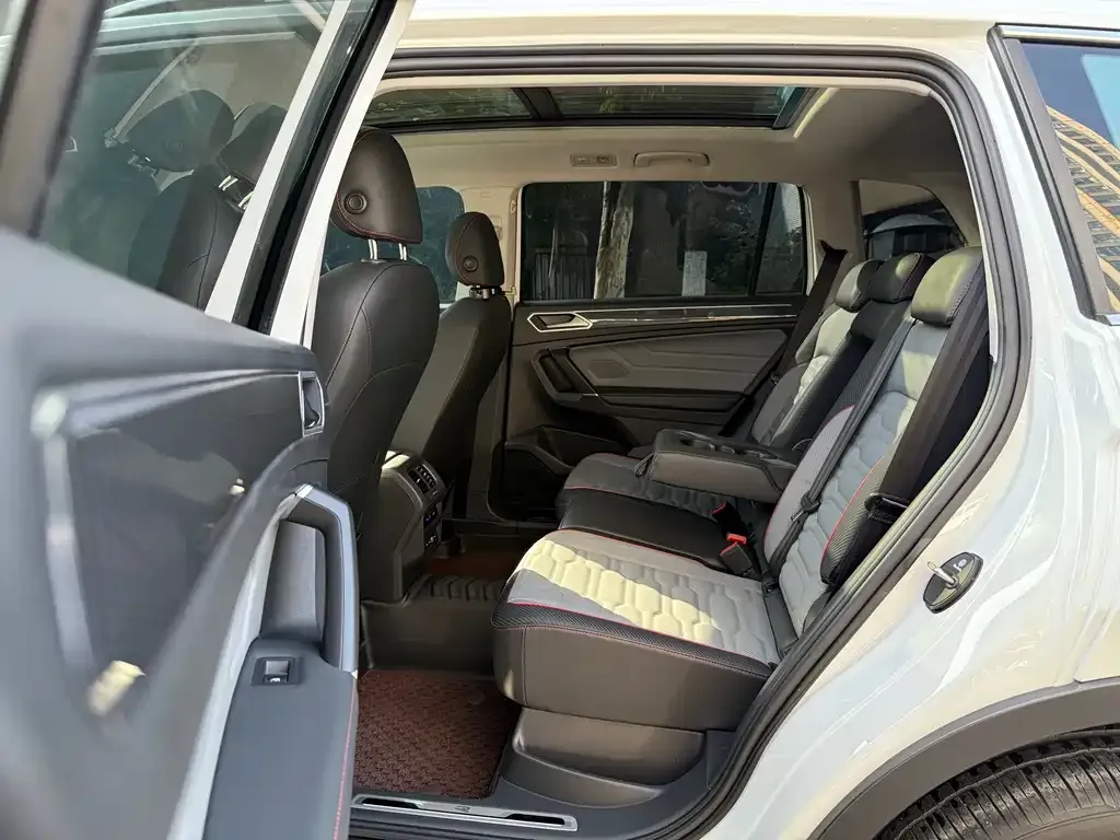 Volkswagen Tiguan L 2023 из CN, фото 9