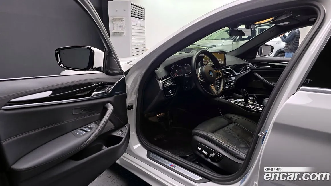 BMW 5-Series 2023 из KR, фото 10