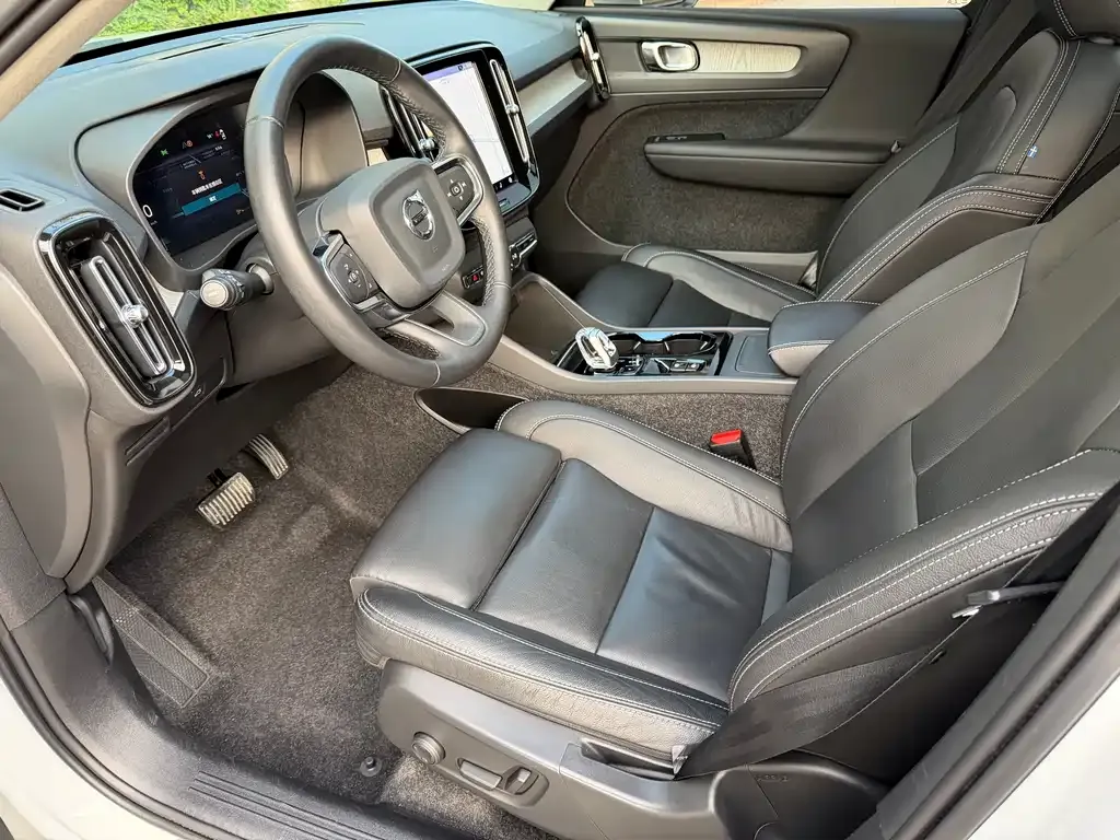 Volvo XC40 2022 из CN, фото 4
