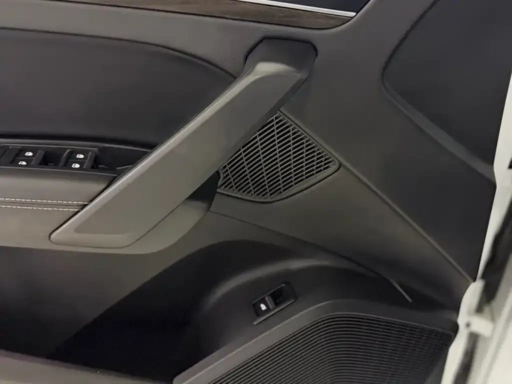 Audi Q5L 2021 из CN, фото 4
