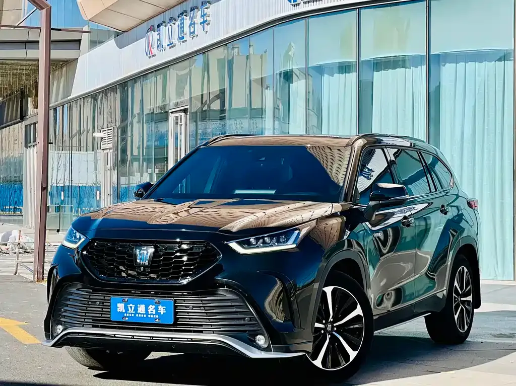 Toyota Crown Kluger 2021 из CN, фото 1