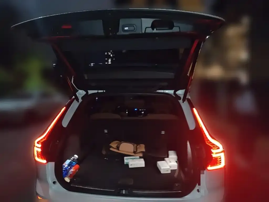 Volvo XC60 2022 из CN, фото 10