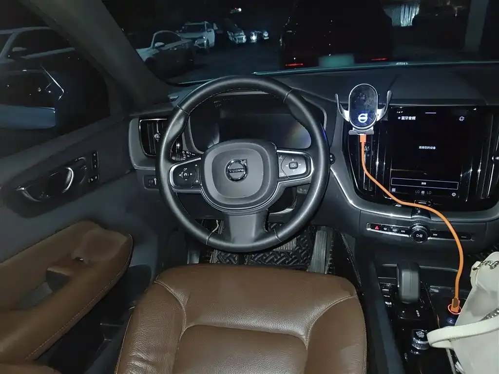 Volvo XC60 2022 из CN, фото 3