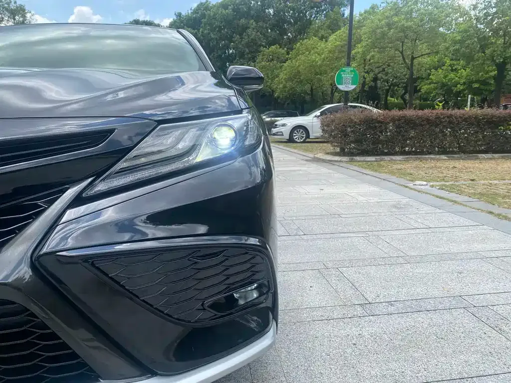 Toyota Camry — фото 6