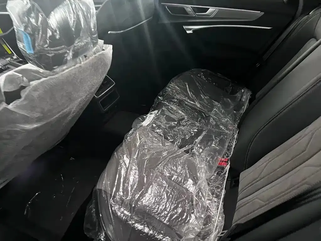 Audi A6L 2024 из CN, фото 10