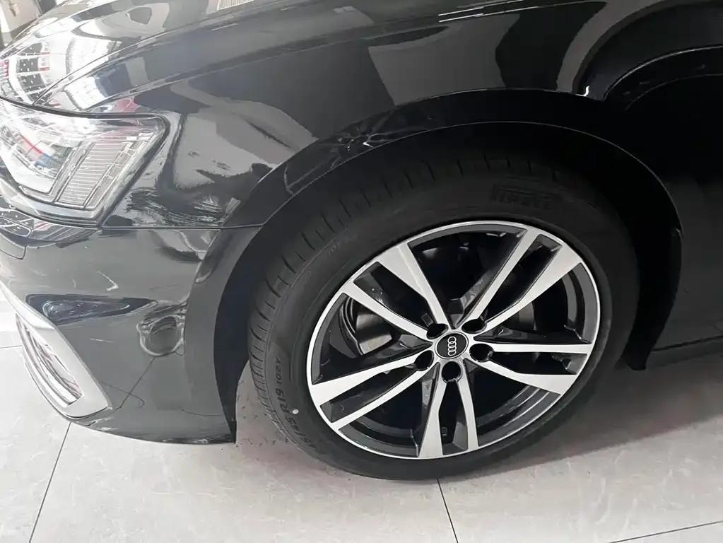 Audi A6L 2024 из CN, фото 5