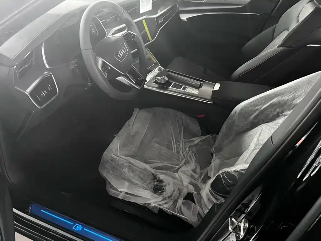 Audi A6L 2024 из CN, фото 9
