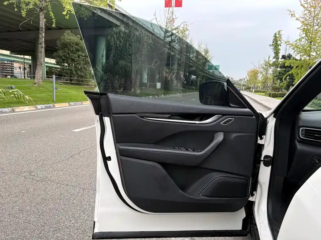 Maserati Levante 2021 из CN, фото 8