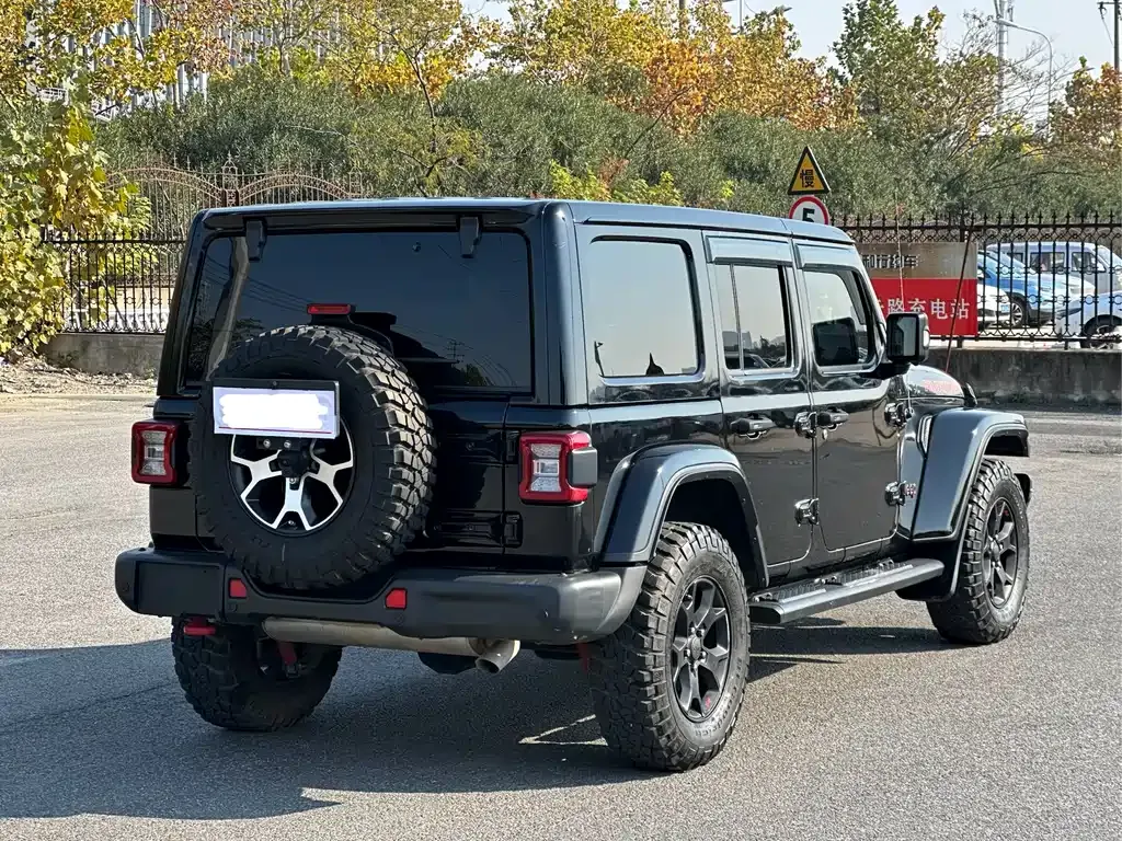 Jeep Wrangler — фото 9