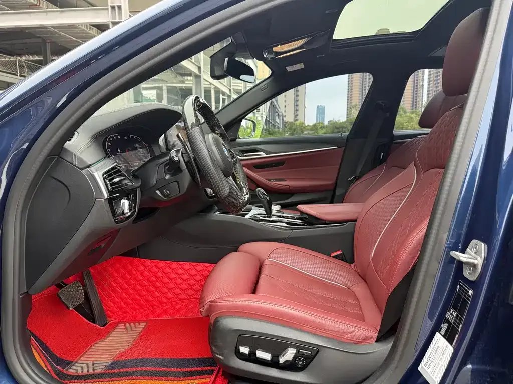 BMW 5 Series 2022 из CN, фото 4