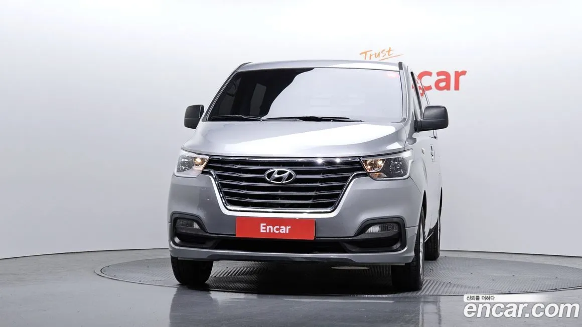 Hyundai Starex — фото 3