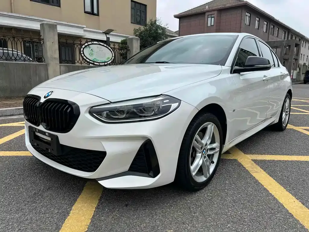 BMW 1 Series 2021 из CN, фото 1