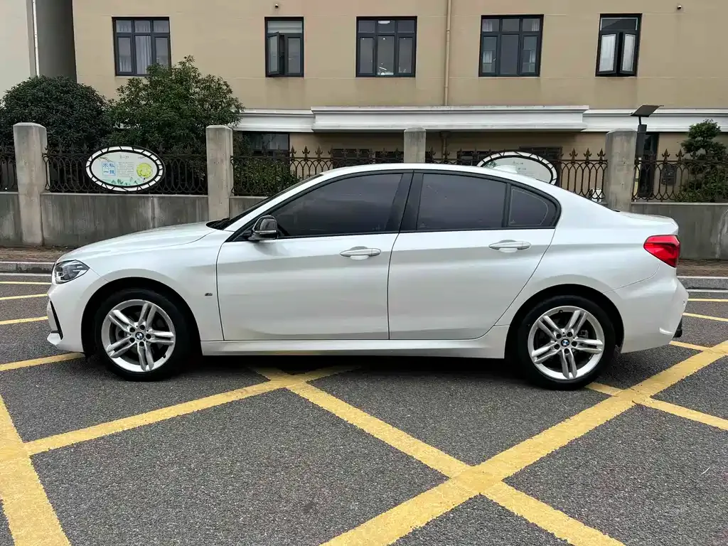 BMW 1 Series 2021 из CN, фото 10
