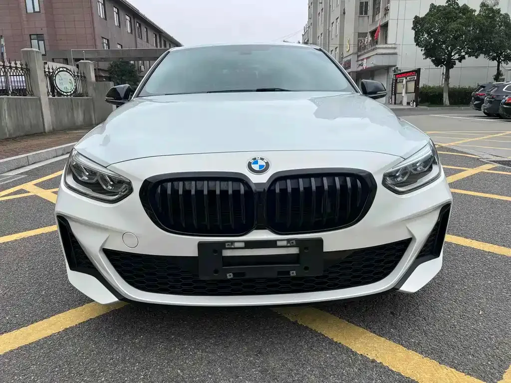 BMW 1 Series 2021 из CN, фото 2