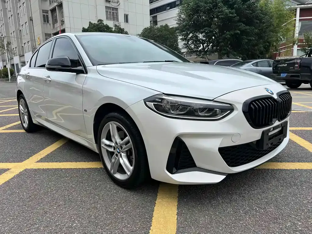 BMW 1 Series 2021 из CN, фото 3