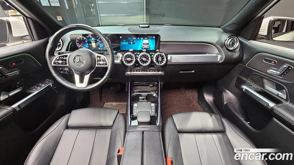 Mercedes-Benz GLB-Class — фото 7