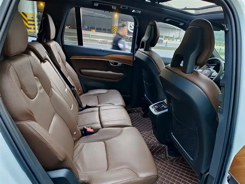 Volvo XC90 2021 из CN, фото 10