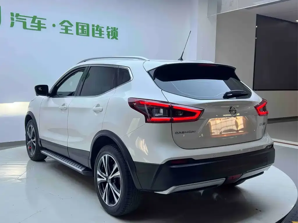 Nissan Qashqai — фото 4