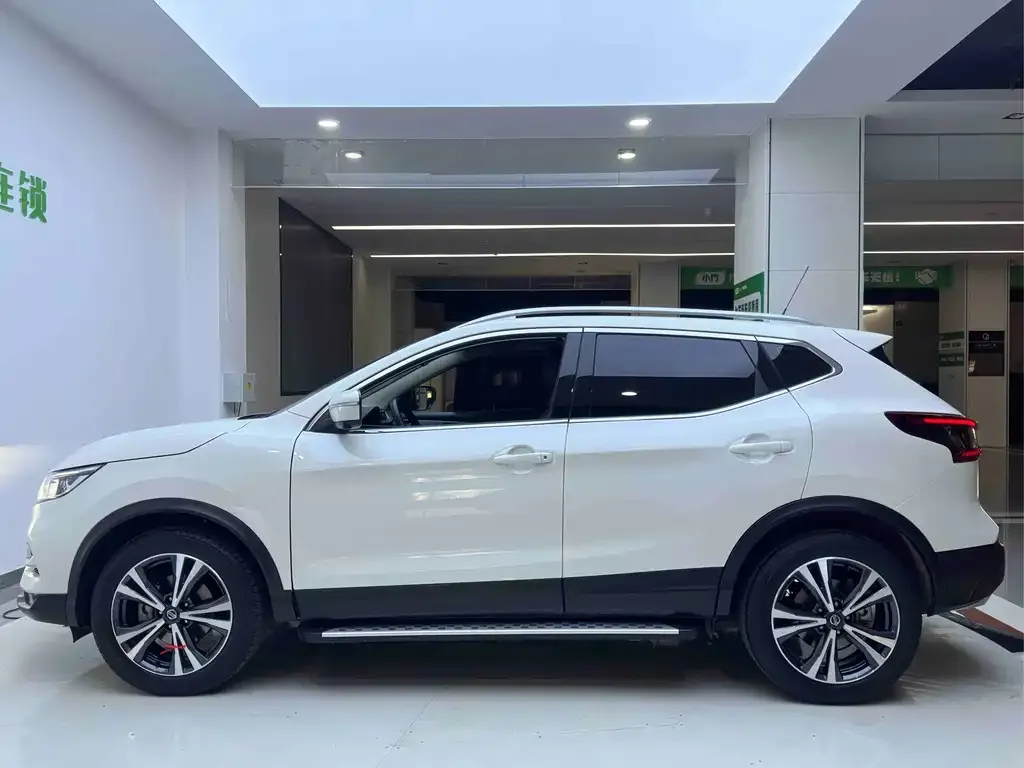 Nissan Qashqai — фото 7