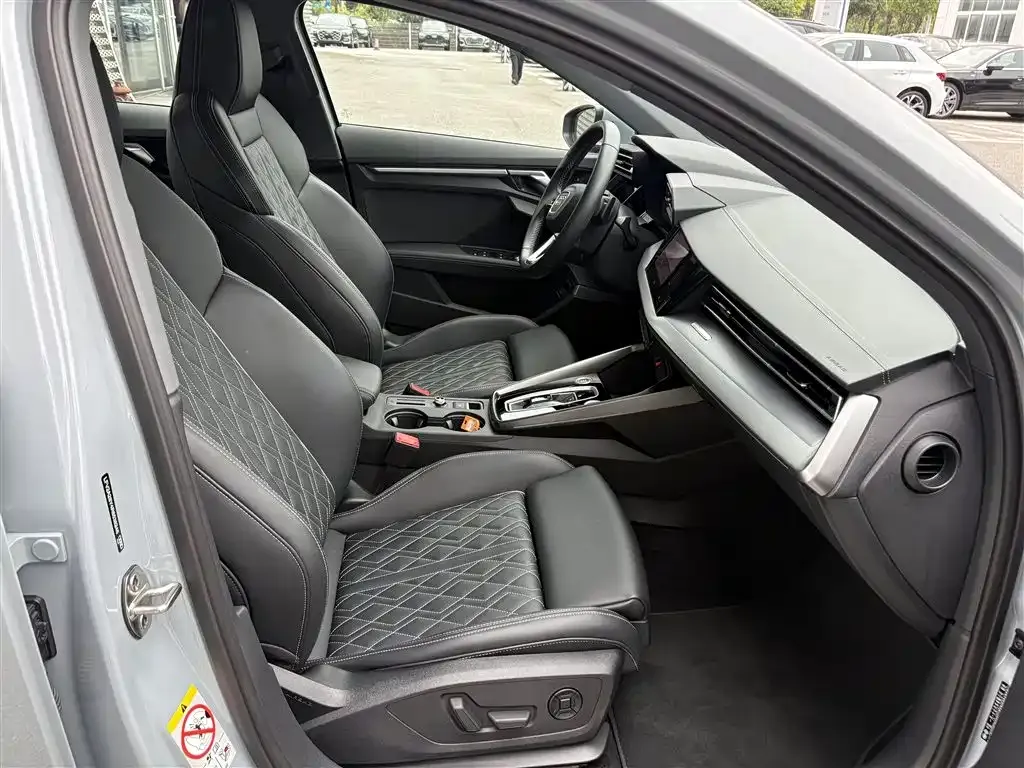 Audi A3 2024 из CN, фото 8