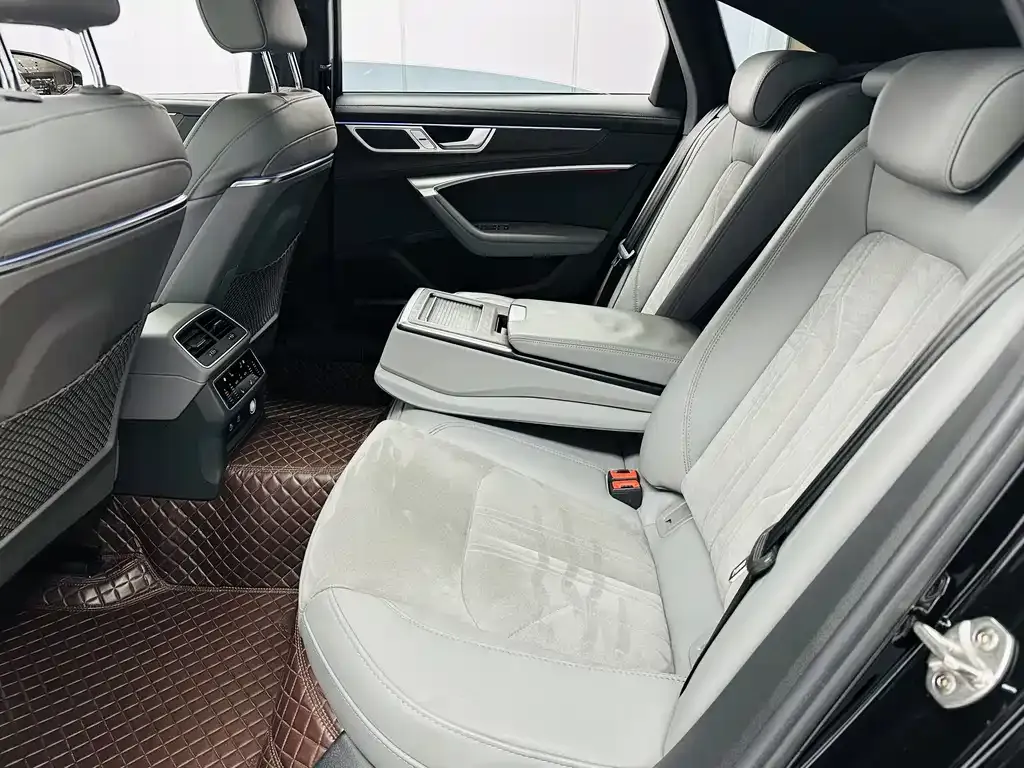 Audi A6L 2023 из CN, фото 10