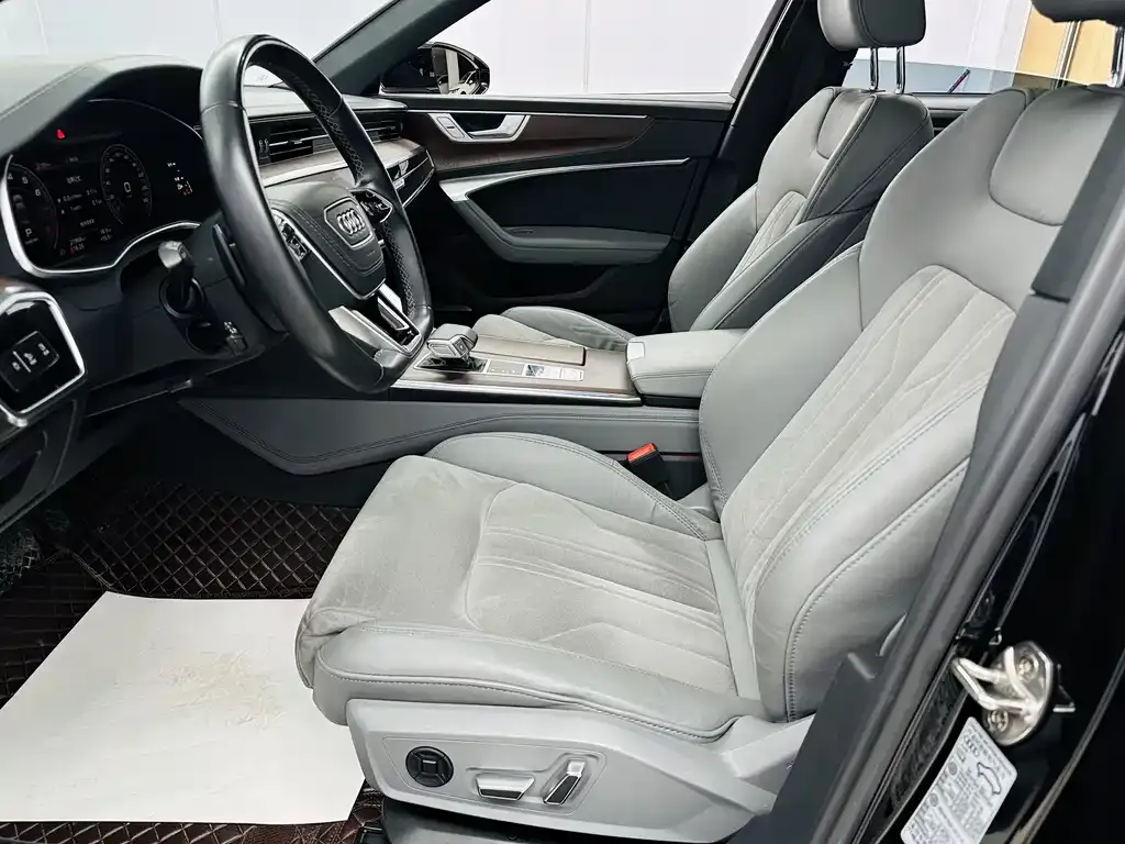Audi A6L 2023 из CN, фото 9