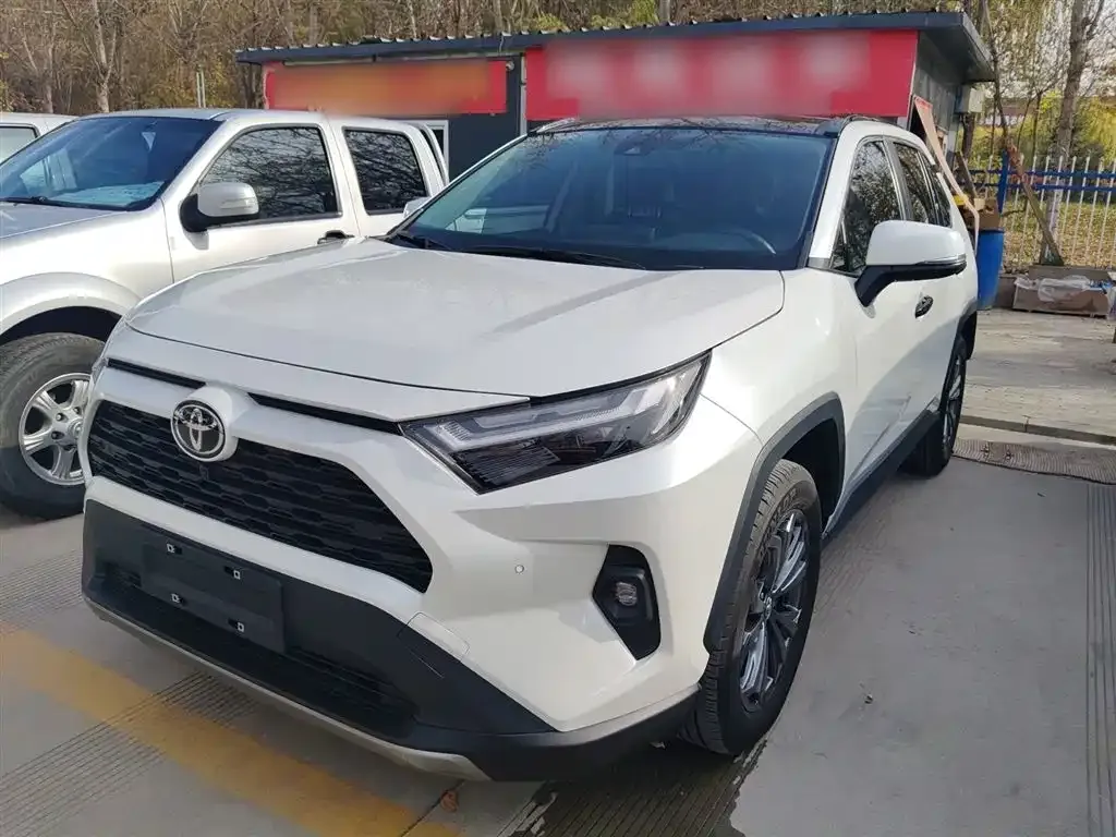 Toyota RAV4 2023 из CN, фото 1