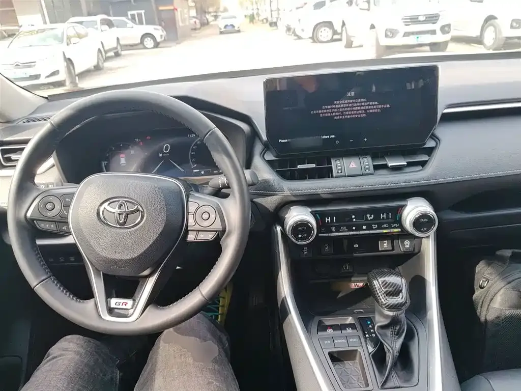 Toyota RAV4 2023 из CN, фото 10