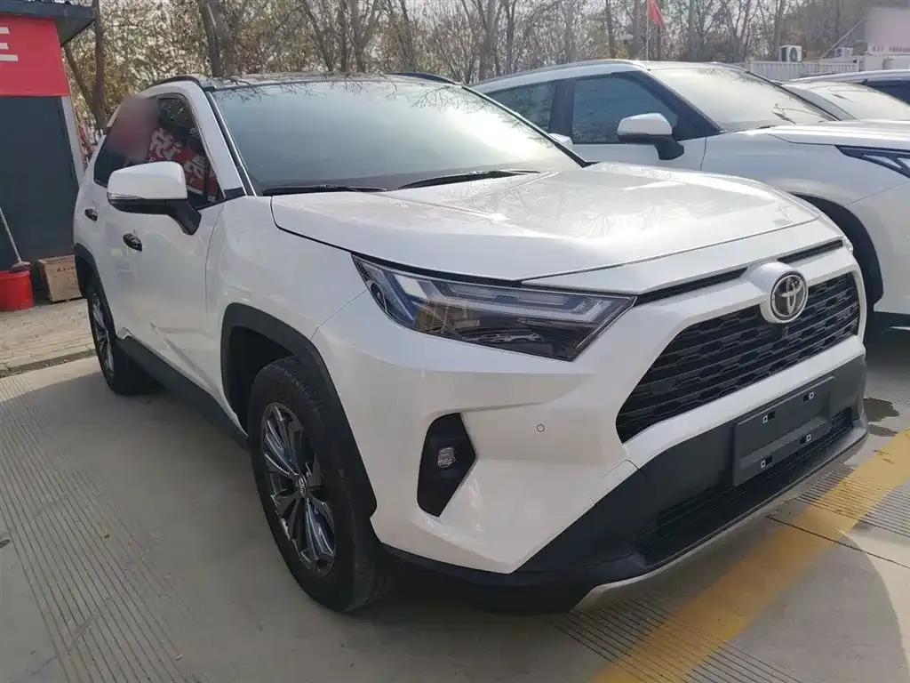 Toyota RAV4 2023 из CN, фото 4