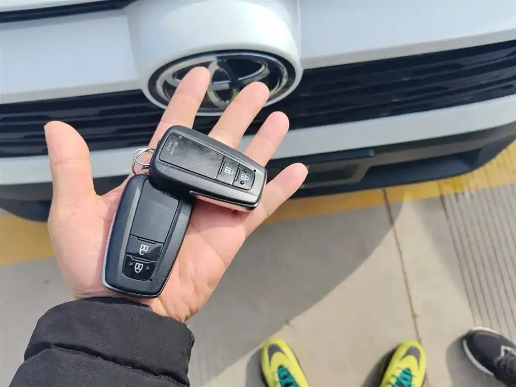 Toyota RAV4 2023 из CN, фото 9