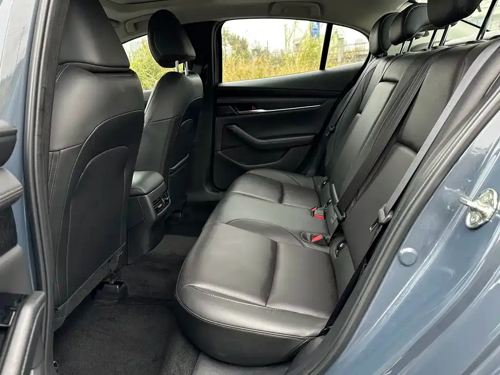 Mazda 3 Axela 2023 из CN, фото 5