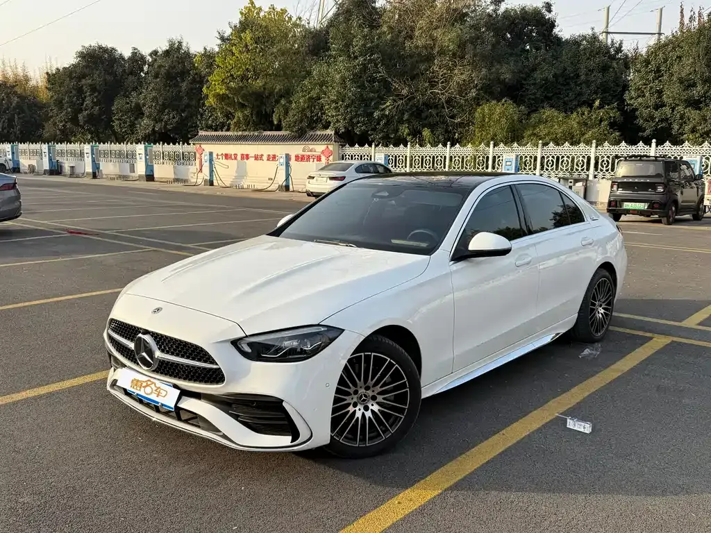 Mercedes-Benz C-Class — фото 1