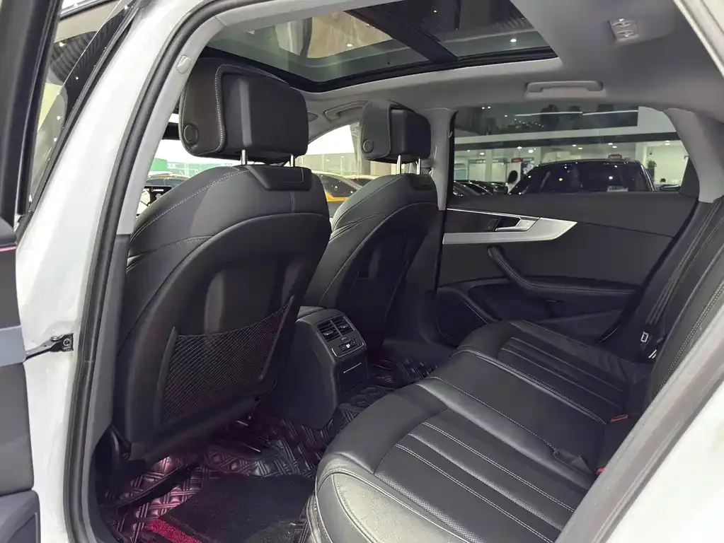Audi A4L 2022 из CN, фото 10