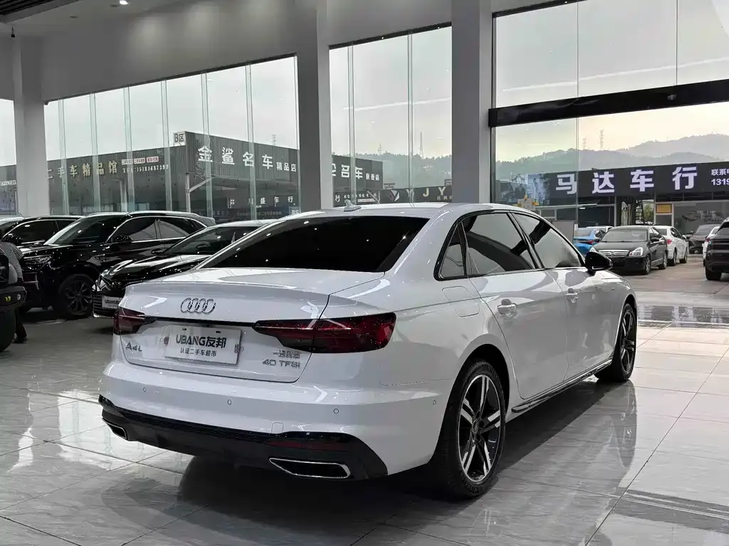 Audi A4L 2022 из CN, фото 4