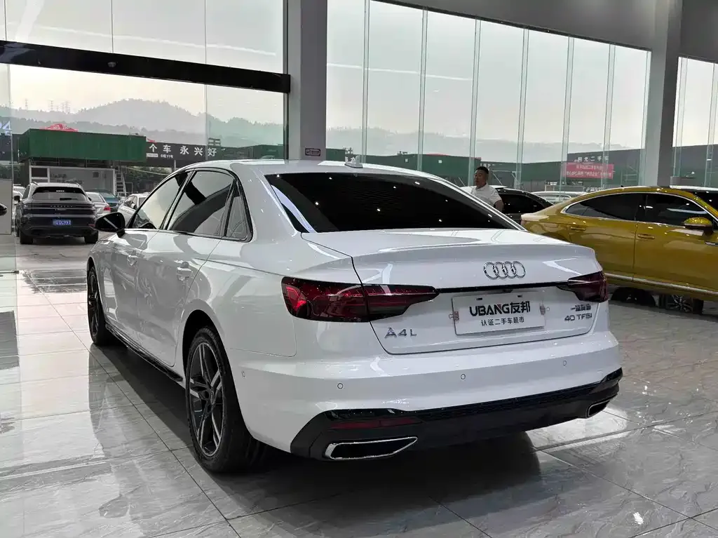 Audi A4L 2022 из CN, фото 6