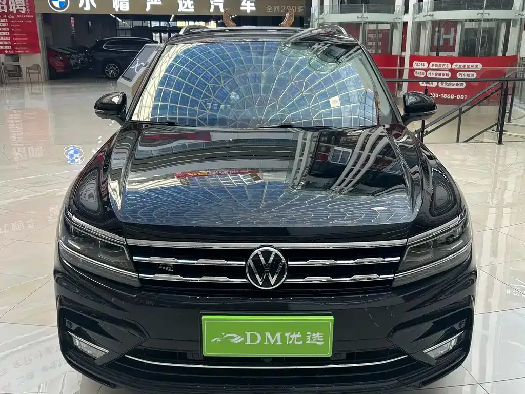 Volkswagen Tiguan L — фото 1